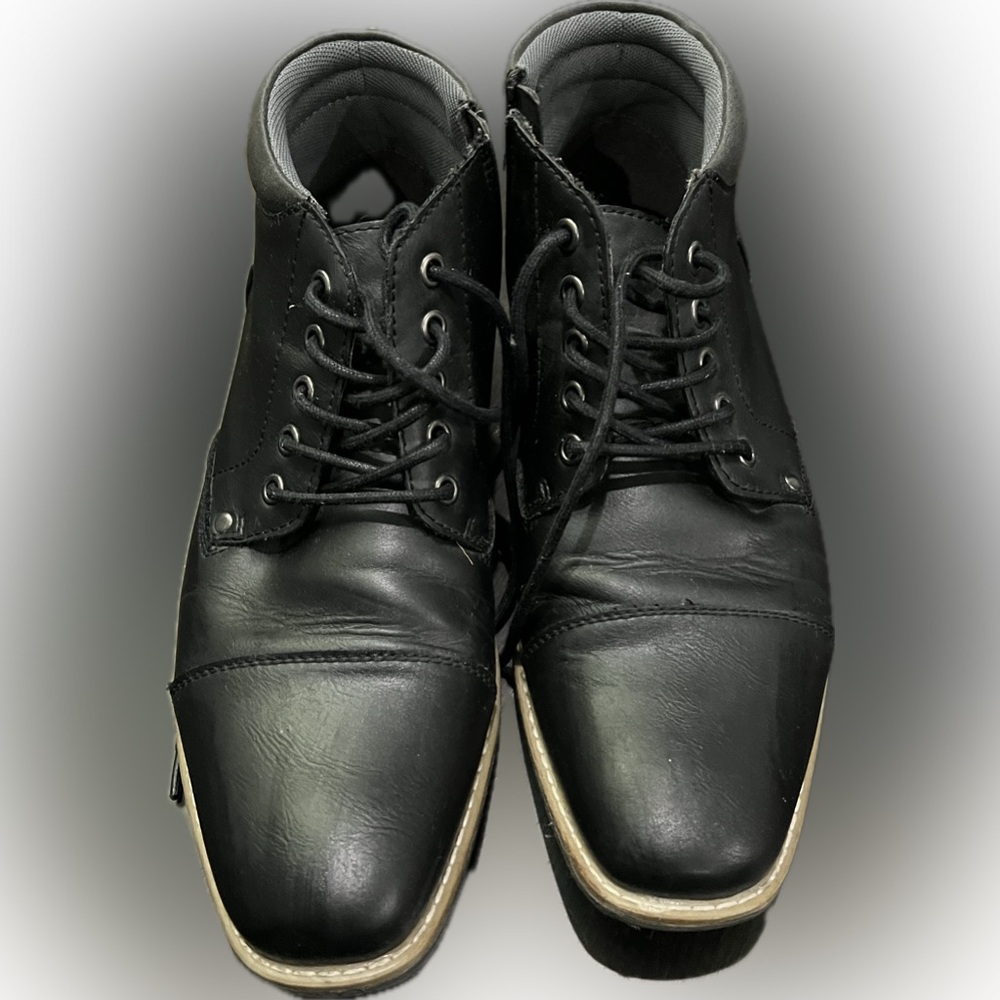 Mens 9.5 Mid boot/shoes